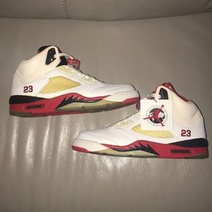 Nike Air Jordan 5 Fire Red. ( 2006)